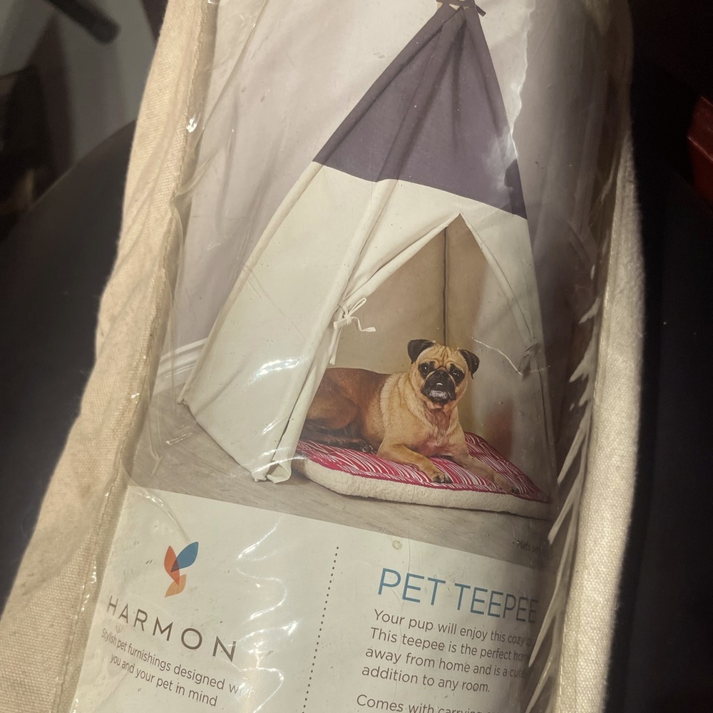 slightly used Pet teepee
